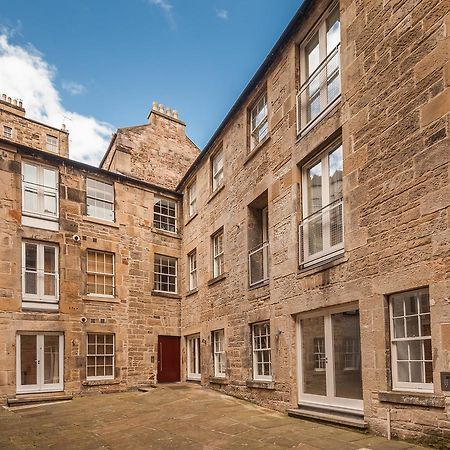 The Edmonstone'S Close Residence Edinburgh Exterior photo