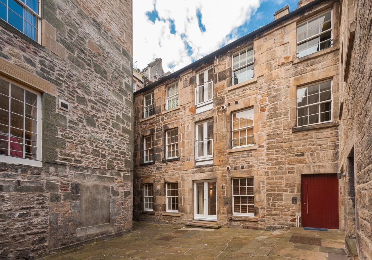 The Edmonstone'S Close Residence Edinburgh Exterior photo